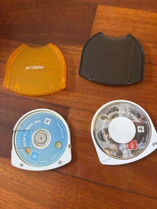 Pacchetto Giochi PSP + Custodie