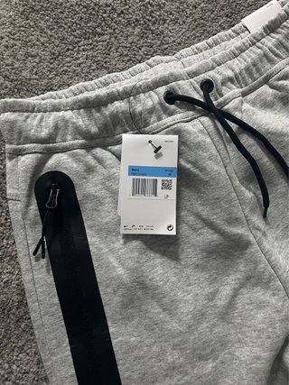 Pantaloncini Nike Tech Grigio