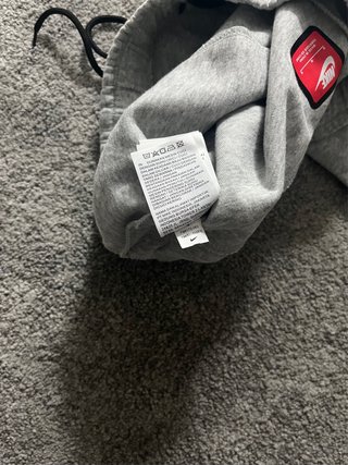 Pantaloncini Nike Tech Grigio