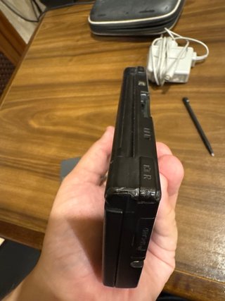 Nintendo DSi Negra + 7 Juegos, Cargador y Lápiz