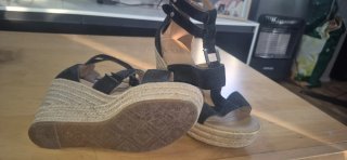 Sandalias UGG cuña negras talla 36