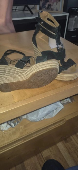 Sandalias UGG cuña negras talla 36