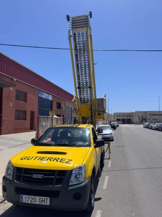 Grúa montamuebles de ocasion