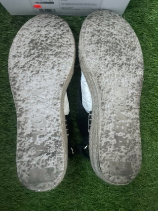 Sandalias Bimba y Lola Cuña Negras
