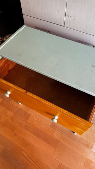 Cajonera de madera pintada Ikea