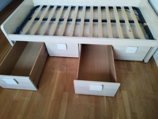 Cama infantil con cajones