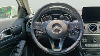 Mercedes-Benz GLA 180 90 kW (122 CV)