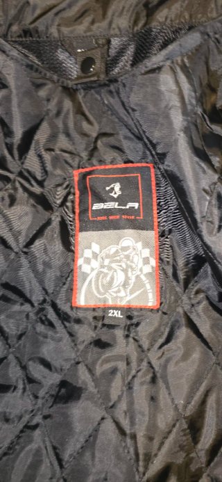 Chaqueta y pantalón de moto marca Bela