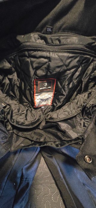 Chaqueta y pantalón de moto marca Bela