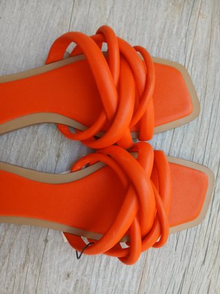 Sandalias planas Zara naranjas Talla 41