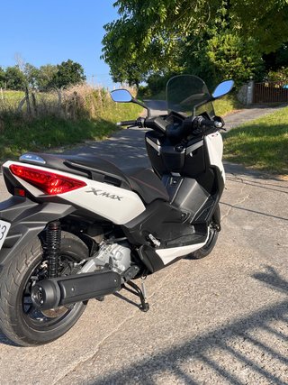 Yamaha XMAX 250