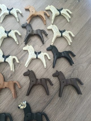 Set di 18 cavalli Playmobil