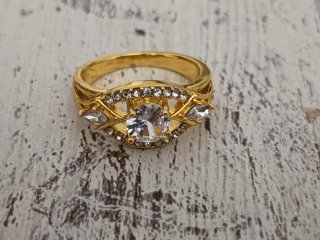Anillo de acero inoxidable chapado en oro