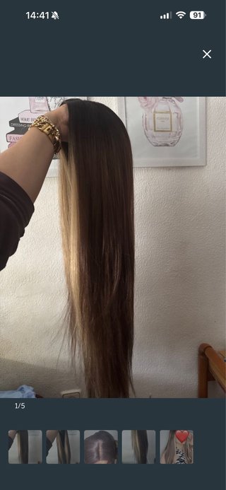 Peluca marrón con mechas rubias