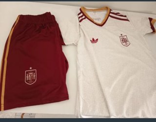 Conjunto Adidas España Talla 2 y 8