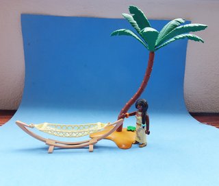 PLAYMOBIL EN HAMACA CON PALMERA