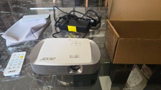 Mini Proyector Acer K137i HDMI+Altavoz 2D y 3D
