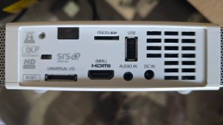 Mini Proyector Acer K137i HDMI+Altavoz 2D y 3D