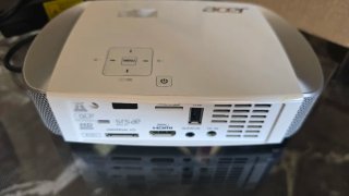 Mini Proyector Acer K137i HDMI+Altavoz 2D y 3D