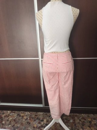 Pantalón tobillero Benetton (medidas en las fotos)