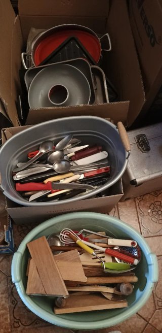 Stock pentole e stoviglie varie