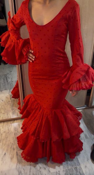 Traje de flamenca rojo volantes