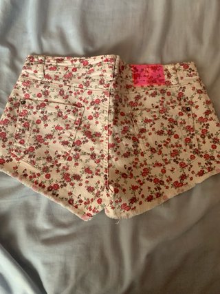 Bershka Shorts Talla 38 Flores