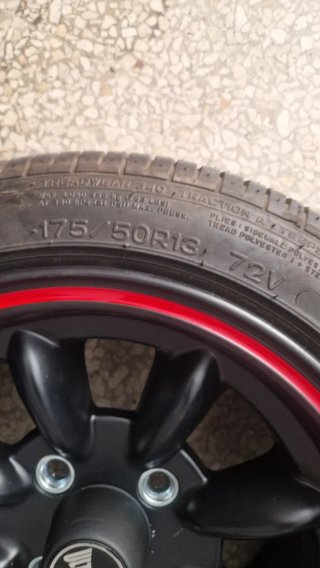 Llantas Mini Cooper Negras con Aro Rojo