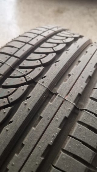 Llantas Mini Cooper Negras con Aro Rojo