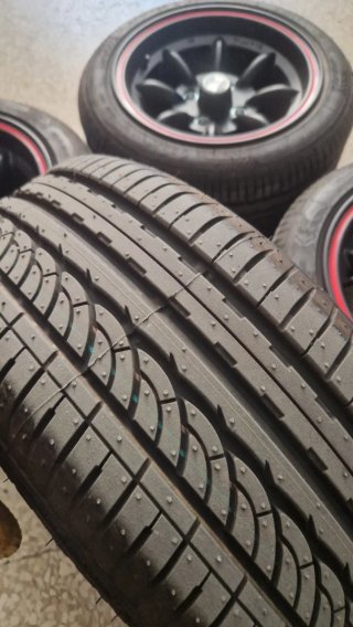 Llantas Mini Cooper Negras con Aro Rojo