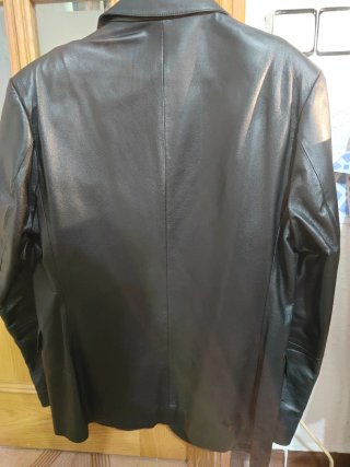 Chaqueta de cuero negra