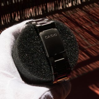 Reloj Casio MTP1302 Blanco y Plata
