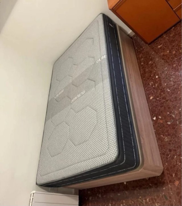 Canapés y colchones nuevos en oferta