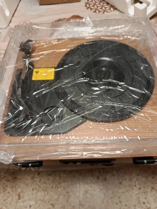 Giradischi in vinile marrone e nero completamente nuovo