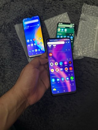 telephonos tcl Completamente nuevo, sin usar
