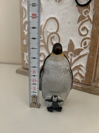 Figura pingüino con cría colección