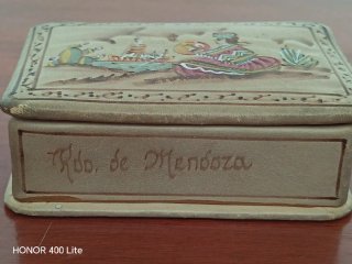 Caja joyero artesanal cuero pintado Mendoza