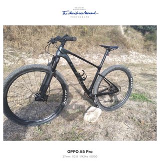 Bicicleta GIANT Carbono Semirrígida Shimano