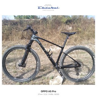 Bicicleta GIANT Carbono Semirrígida Shimano