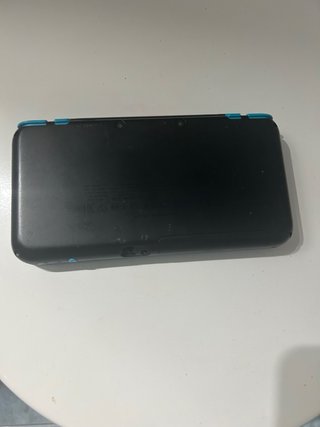 Nintendo 2DS XL Negra y Azul + Tomodachi life