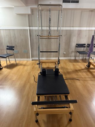 MÁQUINAS DE PILATES REFORMER CON TORRE PLEGABLES –