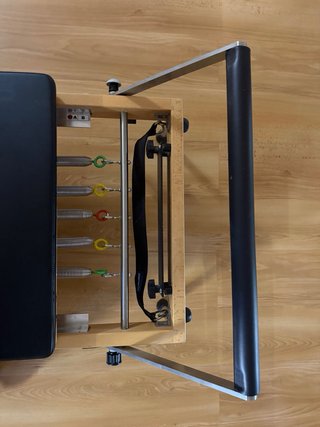 MÁQUINAS DE PILATES REFORMER CON TORRE PLEGABLES –