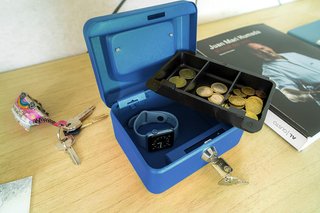 Arregui Caja Caudales C9215 con Llave Azul