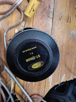 Altavoces medios, motores compresión, tuiter