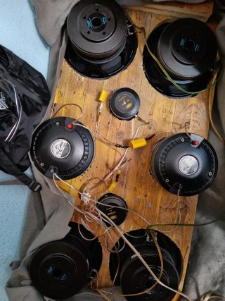 Altavoces medios, motores compresión, tuiter