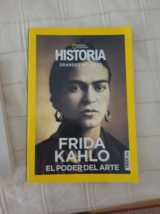 Julia Navarro, Hesse, Frida Kahlo, Russell, Martí