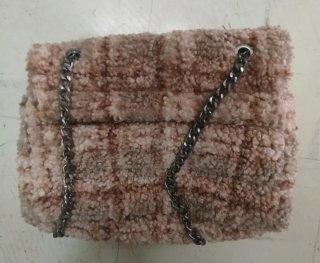 Bolso Zara peludo rosa y marrón