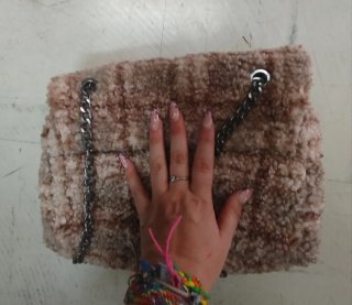 Bolso Zara peludo rosa y marrón