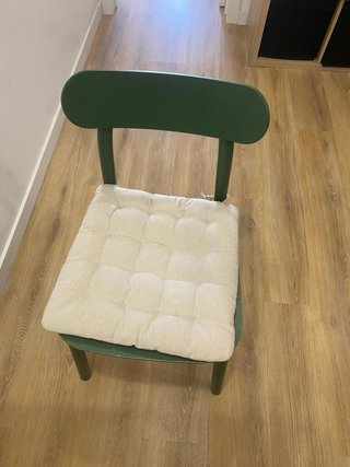 2 Sillas verde Ikea con cojín
