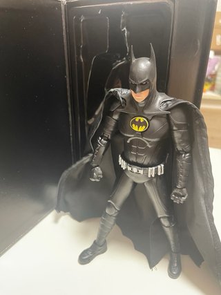 Figura Batman 1/9 DC Comics